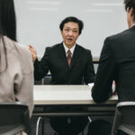 面接で着るワイシャツの選び方｜色付きやストライプは面接でOK？