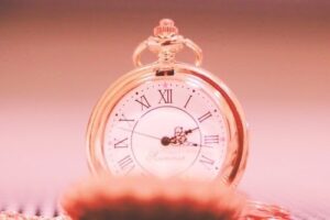 タイムリープとタイムスリップの違い|タイムリープする方法4つ