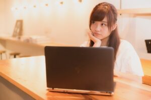 ファミマでゆうパックは発送できる?クロネコヤマトとゆうパックの違い6つ