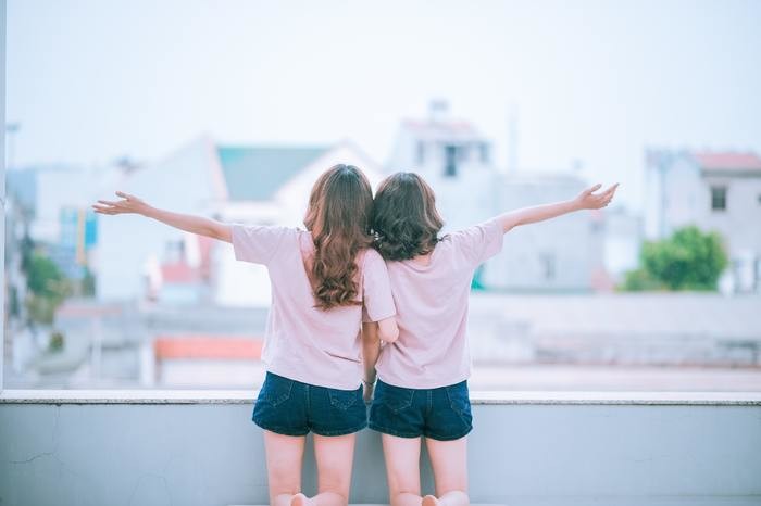 「感化される」の意味と使い方を解説！感化されやすい人の特徴も
