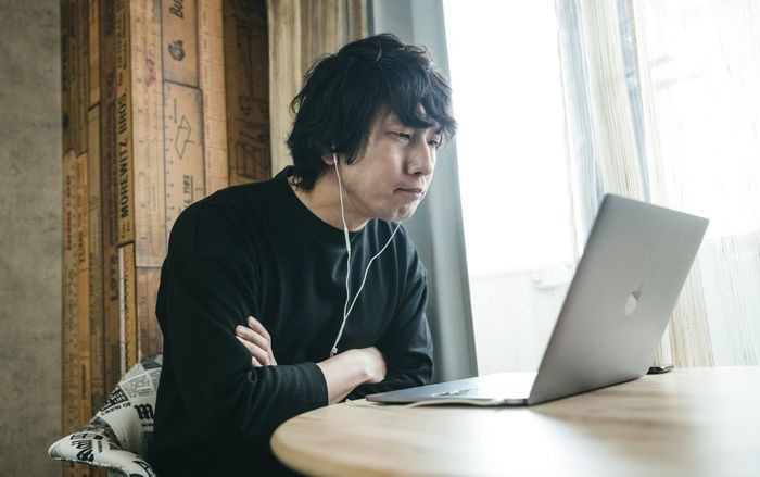 「臨む」意味とは？「望む」との違いや類語・例文もあわせて紹介