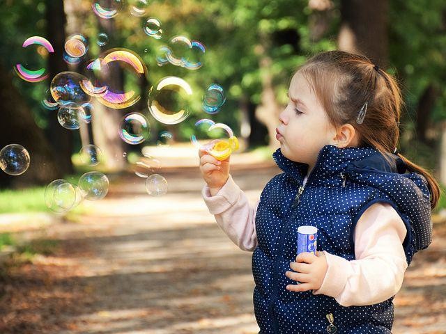 素敵な意味がある外国語の女の子の名前｜漢字を当てるコツと注意点
