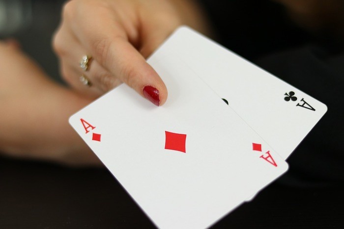 【難易度別】4人で遊べるトランプゲーム!アレンジルールも紹介