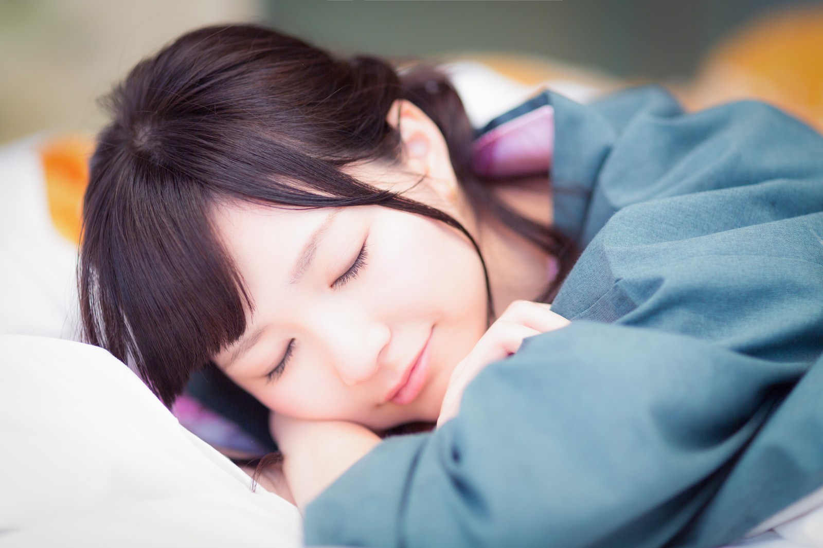 うつ伏せで寝る人の性格や心理状態とは？他の寝方についても解説