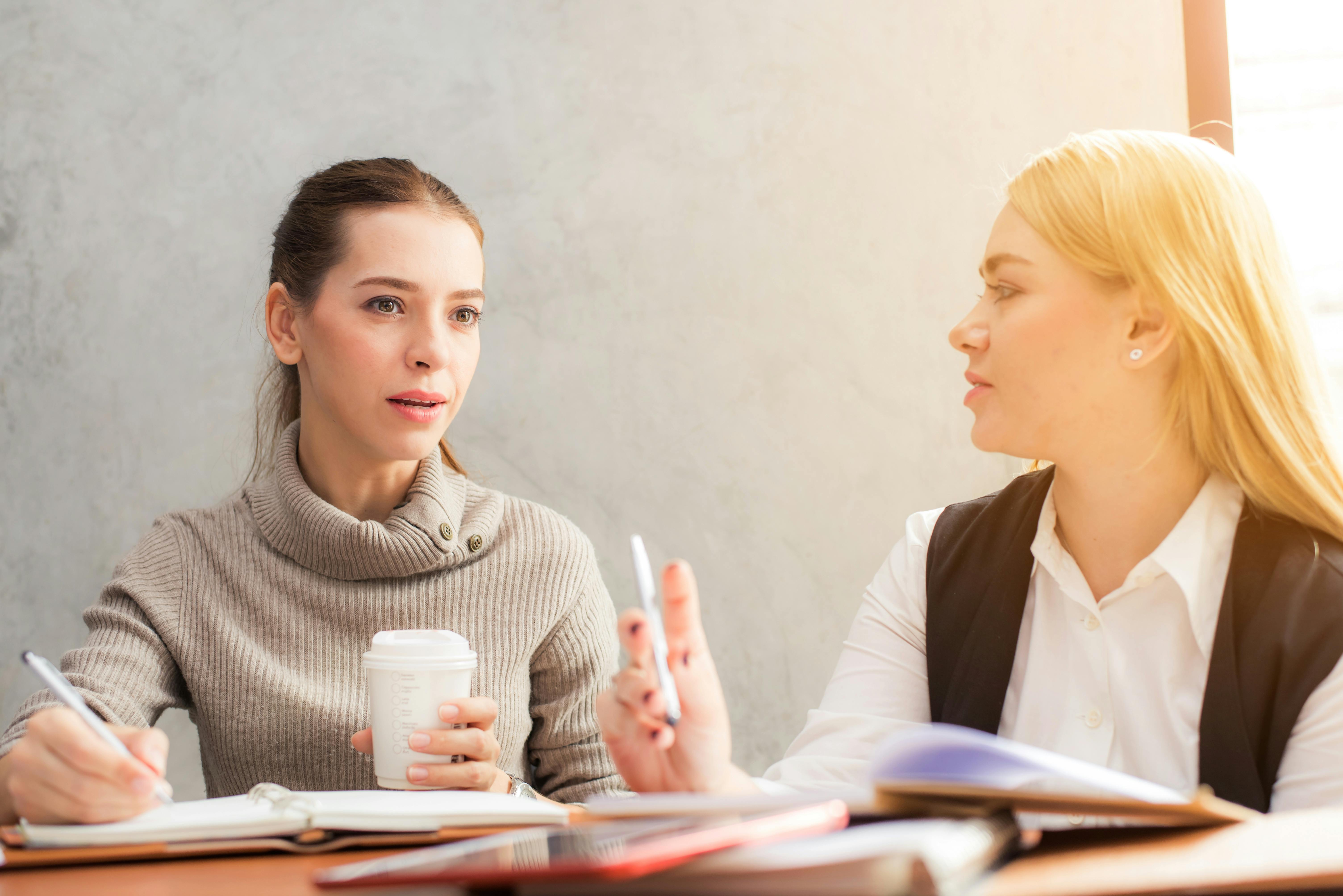 「なんか」を口癖として使ってしまう人の12の心理｜性格と特徴を解説